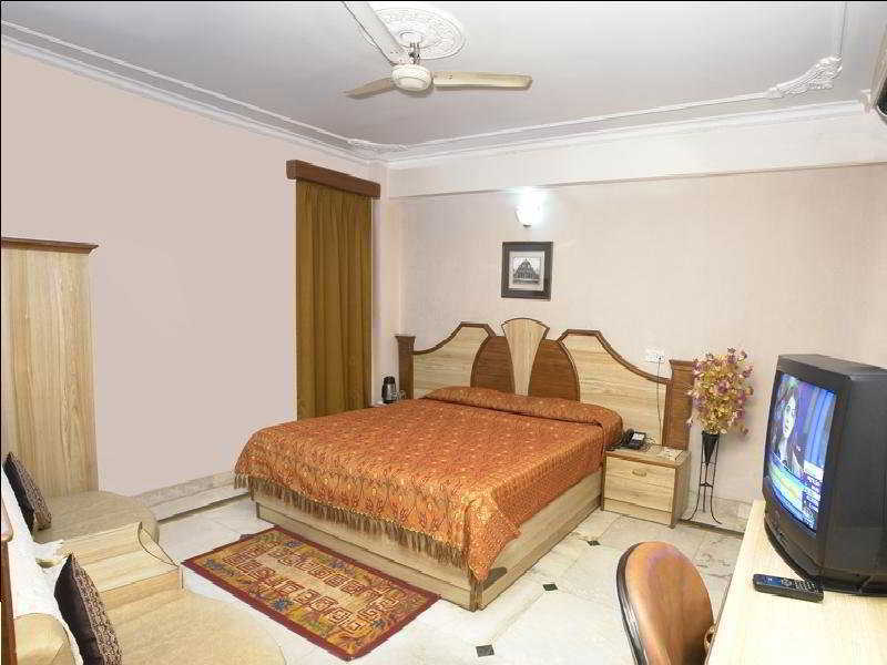 Hotel Welcome Palace Delhi  Exterior photo